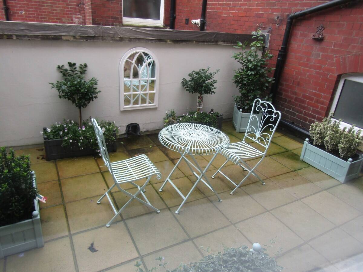 Clitheroe Town Centre Listed Building with Retail Area Available for Let Photo 1