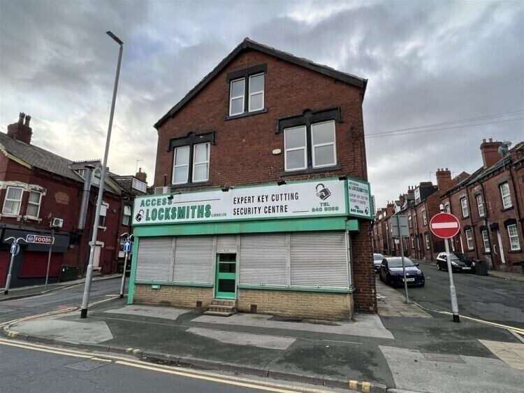 Prime Location Vacant Shop Unit Available for Sale in Leeds Photo 1