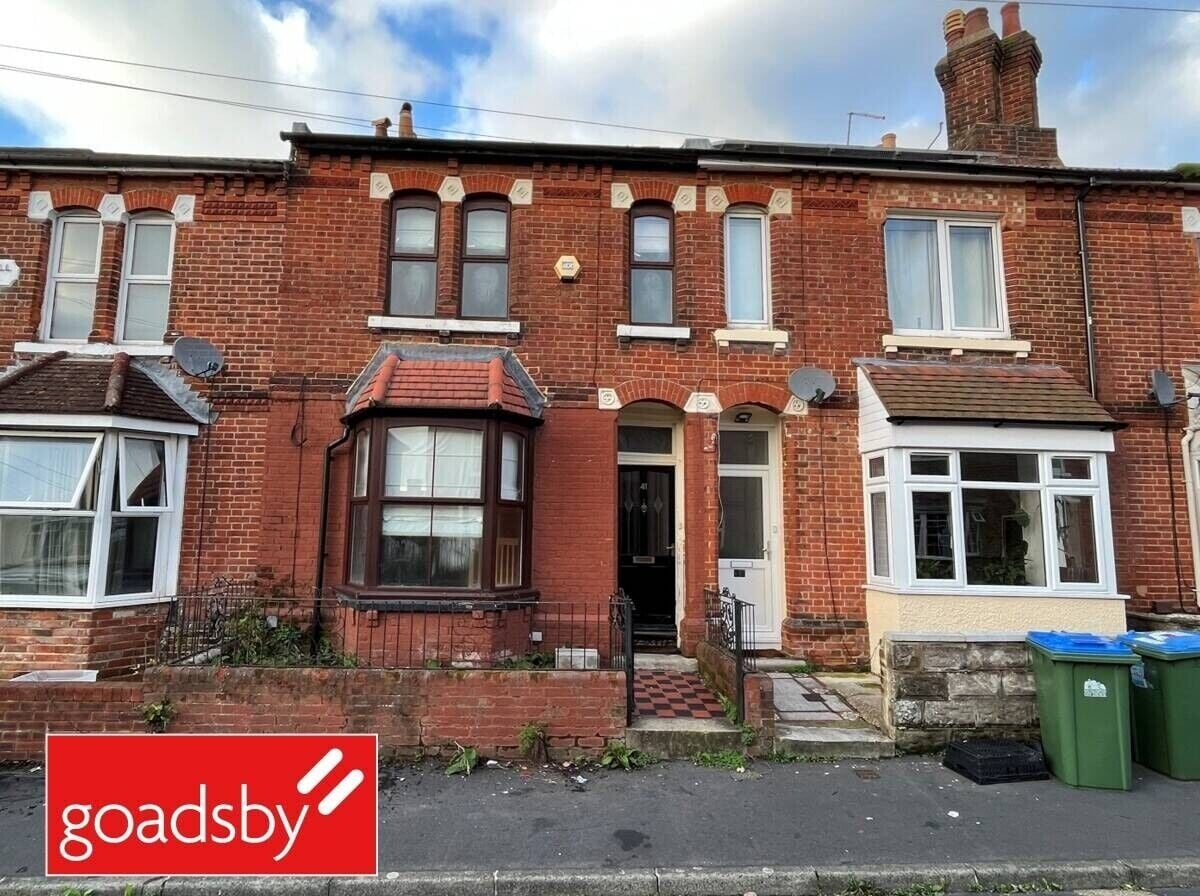 Fully Furnished HMO in High Demand Southampton Area, Ready for Immediate Vacancy Photo 1