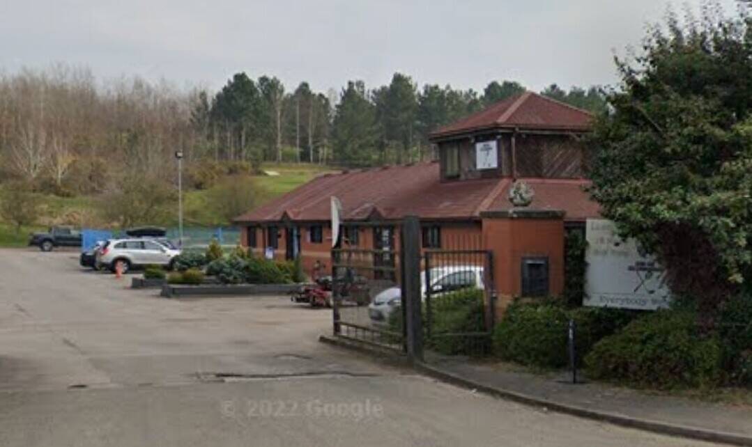 Restaurant to let attached to golf centre, large carpark  Photo 1