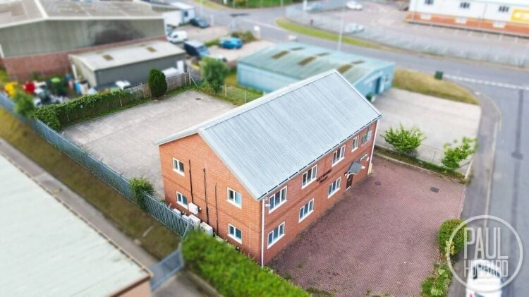 Prime Two-Storey Office Property in Thriving Industrial Estate, Great Yarmouth, Norfolk Photo 1