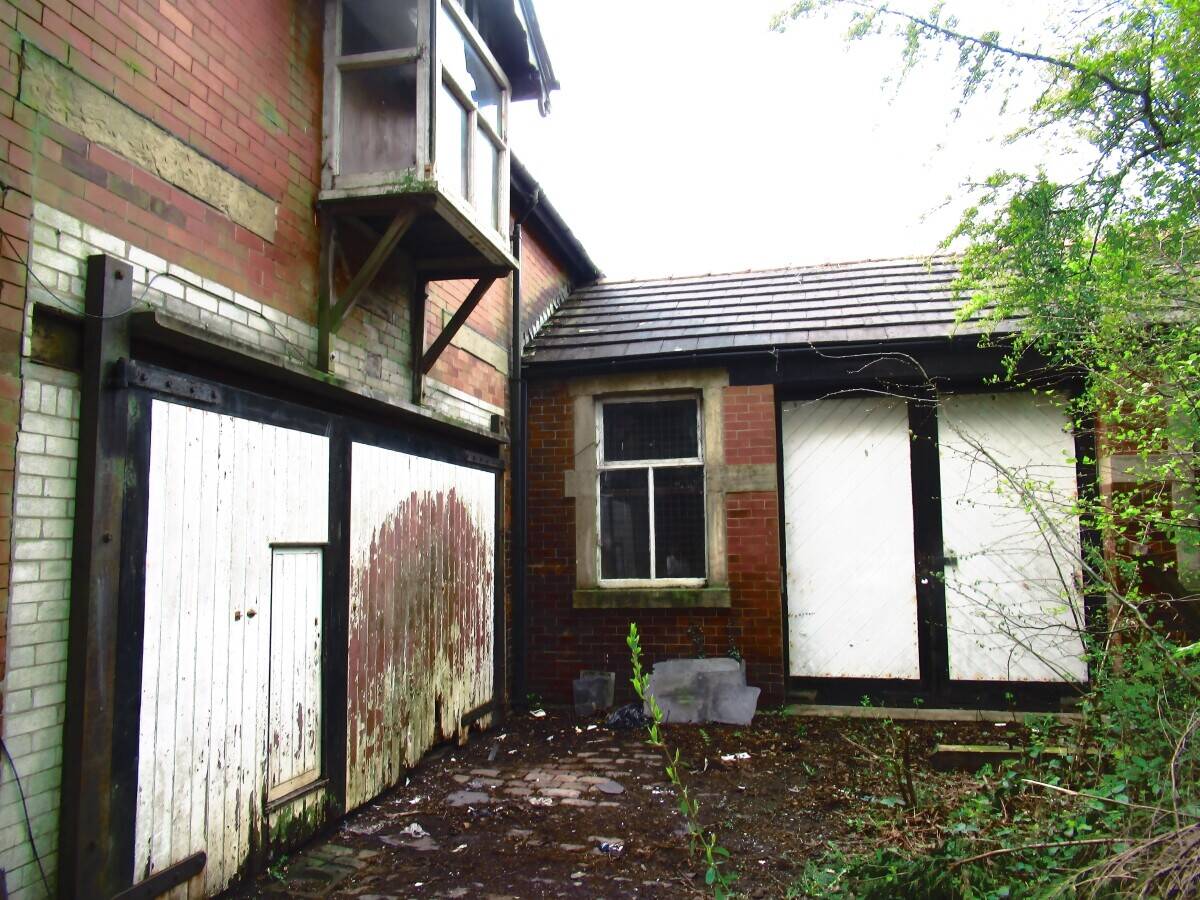 Renovation Ready Detached Property in Blackburn's Heart Photo 1