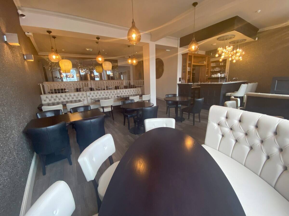 Ground Floor Restaurant/Bar in Kendal, Cumbria with A1-A5 Class Use For Sale Photo 2