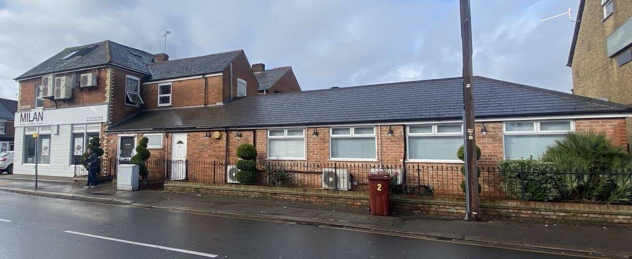 Turnkey Beauty Salon & Sun Tanning Space on Oxford Road, Reading Berkshire Photo 1