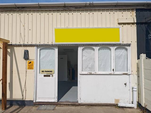 RETAIL SHOP / OFFICE / SHOWROOM / STUDIO PRICE: £6,000 PER ANNUM TO LET COLCHESTER - ESSEX Photo 1