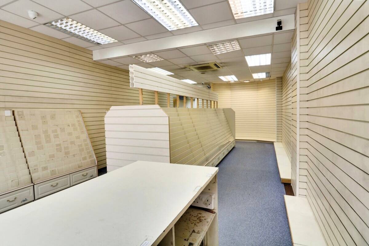 RETAIL SHOP - APPROX. 1,745 SQ. FT. Photo 1