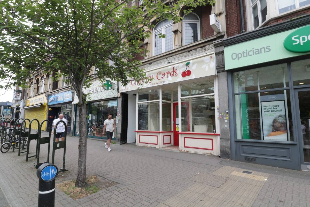 RETAIL SHOP - APPROX. 1,745 SQ. FT. Photo 1