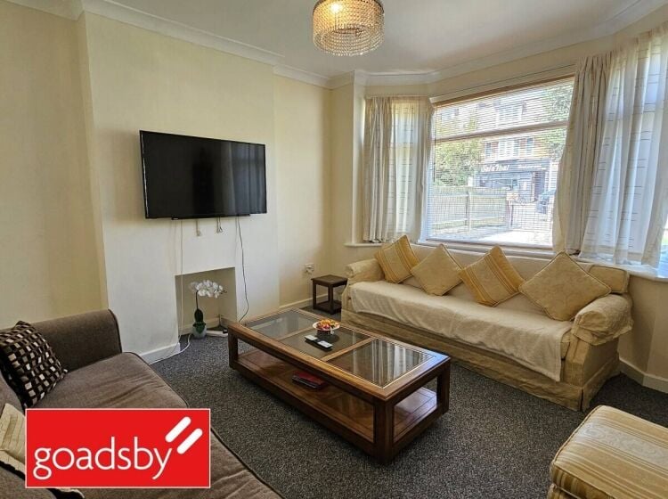 Bournemouth Dorset Commercial Property with Airbnb Potential for 11 Guests Photo 1