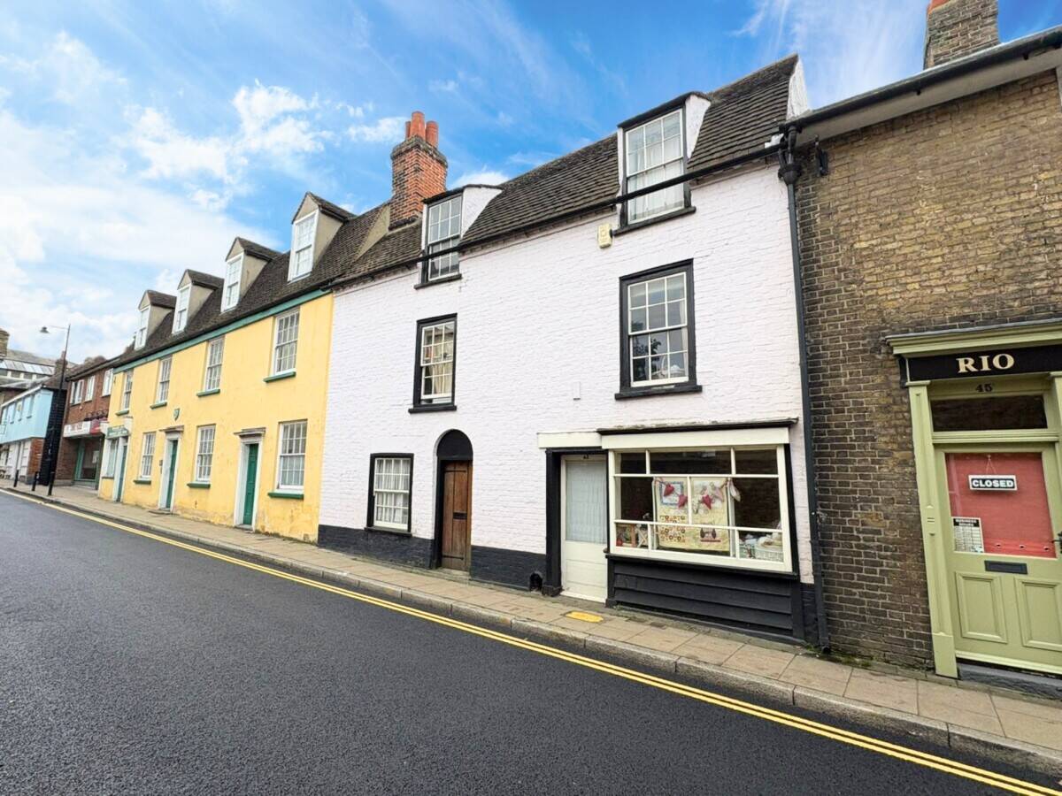 Grade 2 Listed Freehold Building in Prime Rochford Location, Essex, Available for Sale Photo 1