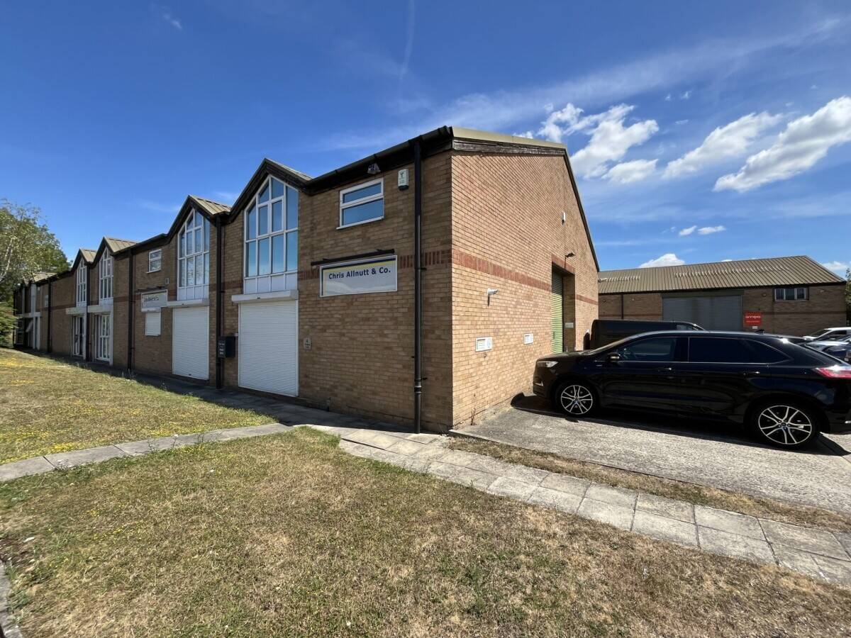 LIGHT INDUSTRIAL WAREHOUSE WITH GROUND & FIRST FLOOR OFFICES APPROX 3,000 SQ FT Photo 1