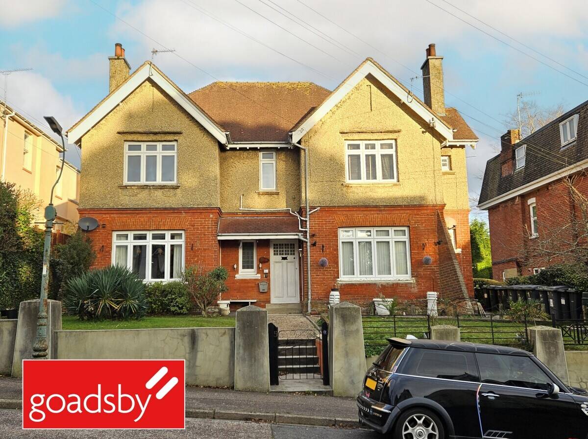 Sought-After Bournemouth Location Commercial Property Ideal for Home & Income Investment Photo 1