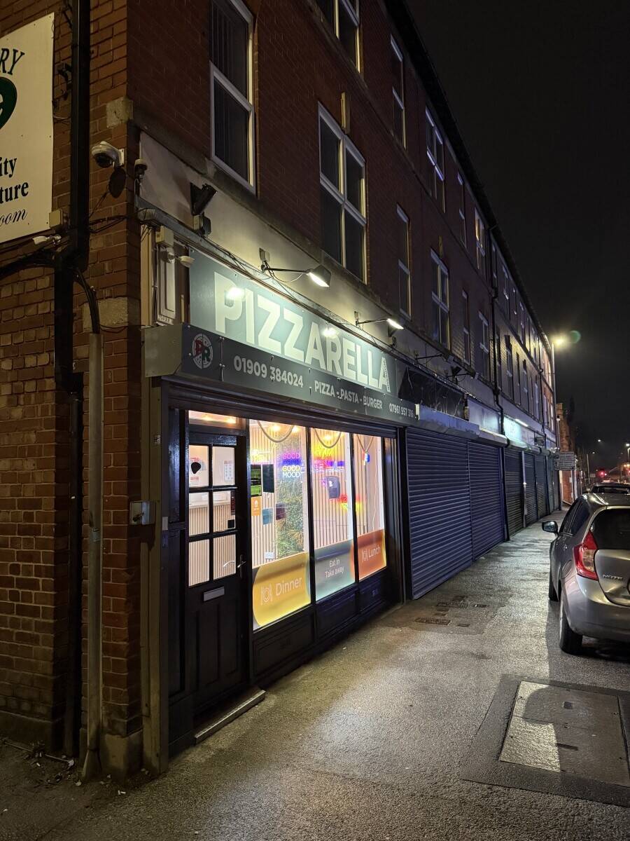 Prime Commercial Property with Thriving Pizza Business in Worksop Nottinghamshire for Sale! Photo 1