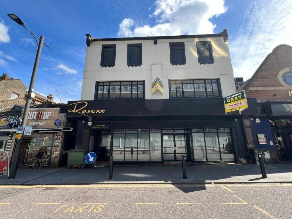 Prime High-Street Retail Unit – £4,500 PCM Photo 1