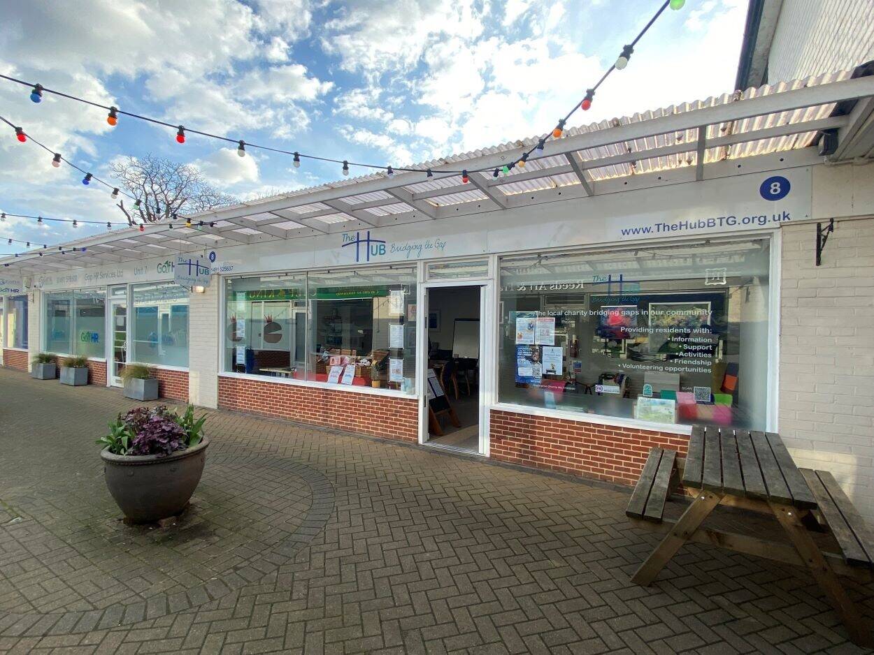 Spacious Commercial Premises To Let in Goring On Thames in Shopping Arcade Photo 1