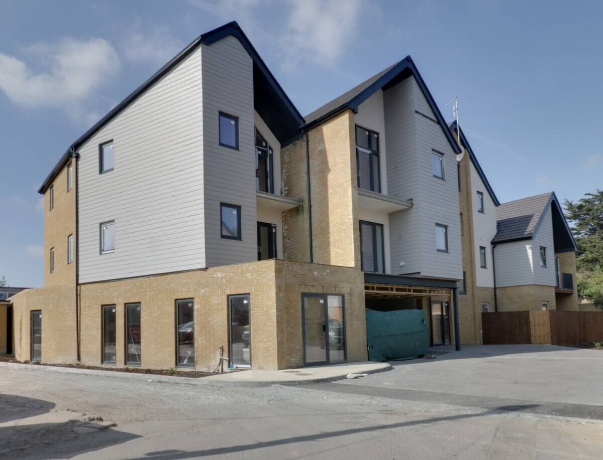COMMERCIAL PROPERTY TO LET – UNIT 2, THE REGENCY, HIGH STREET, RAYLEIGH Photo 1