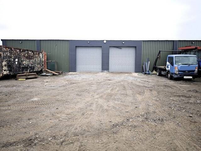 INDUSTRIAL UNITS / STORAGE / WAREHOUSE FROM 800 SQ FT to 1,575 SQ FT PRICE: FROM £1,000 PCM TO LET Photo 2