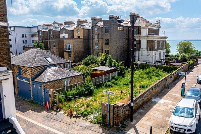 Prime Commercial Site in Southend Conservation Area, Planning Approved and Ready for Construction Photo 1
