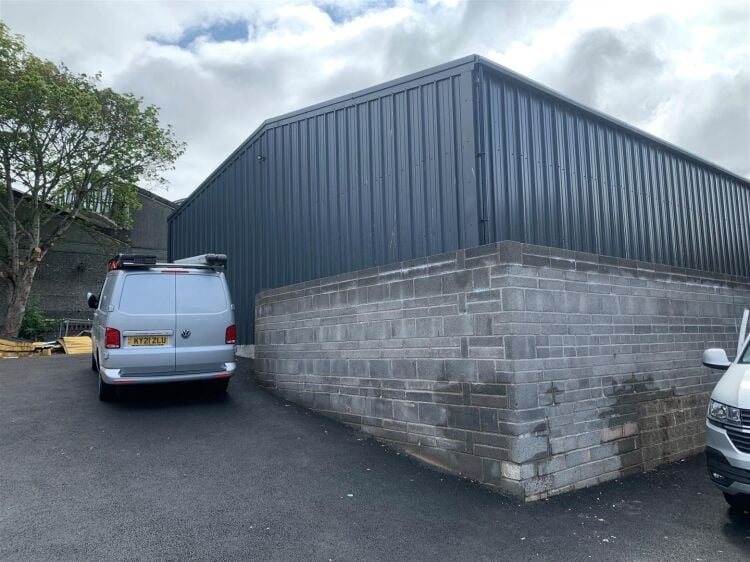 Brand new industrial unit of approximately 1,520 sq ft located on clothier road, brislington. the unit is arranged as an open plan workshop with toile Photo 1