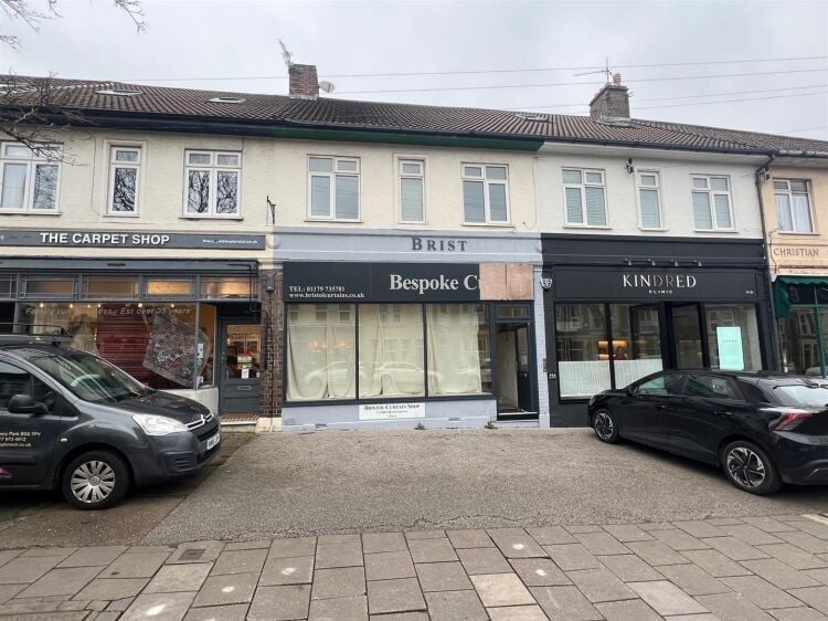 Prime Three Storey Commercial Property in Bristol, Ideal for Retail and Storage Photo 1