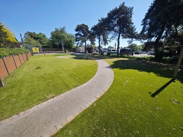 LAND / PITCH TO LET ON BUSY RETAIL SITE - £18,000 PA TO LET – RAYLEIGH Photo 1