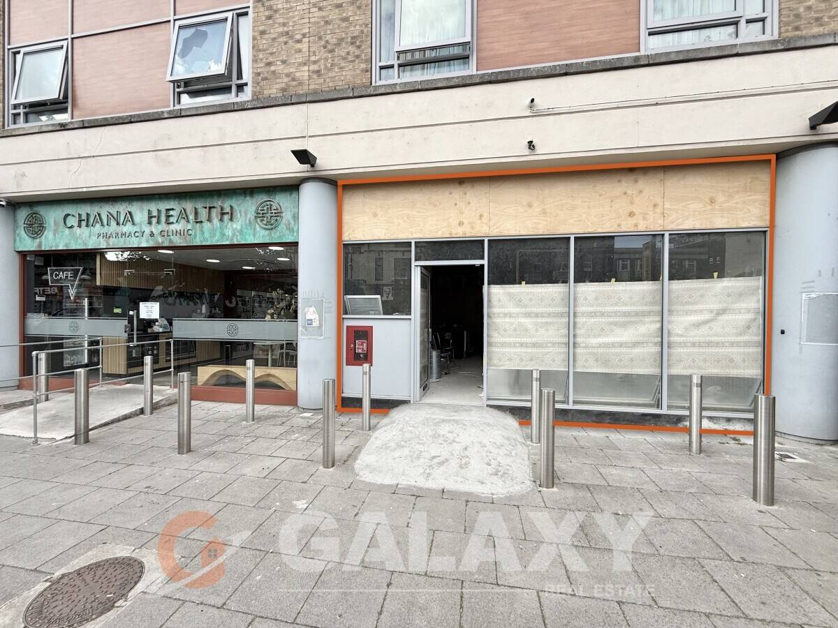 Retail Unit TOLET in a Prime location in  Southall High Street / Broadway Photo 1