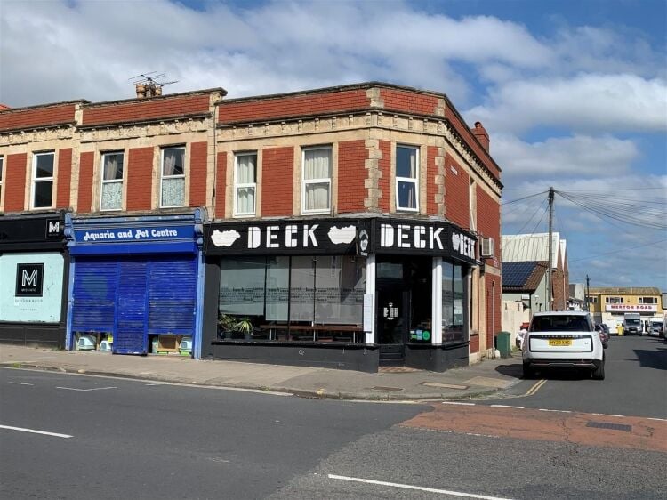 Well presented café comprising approximately 548 sq ft situated on gloucester road. the premises is available to let on an effectively new full repai Photo 1