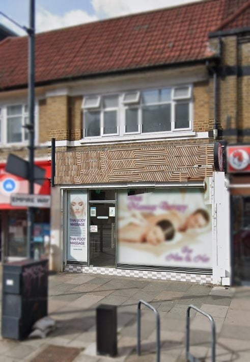 Spa Business for Sale in Wembley, London with High Foot Traffic and Modern Amenities Photo 1
