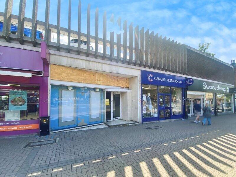 VACANT UNIT TO LET - APPROX 892SQFT - BELL CORNER UPMINSTER - £28,000 PER ANNUM Photo 1