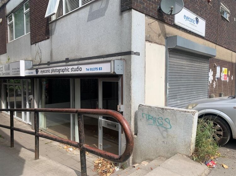 A ground floor retail unit of approximately 925 sq ft, located on hollway road, stockwood. the premises comprises an open plan front and rear shop are Photo 1