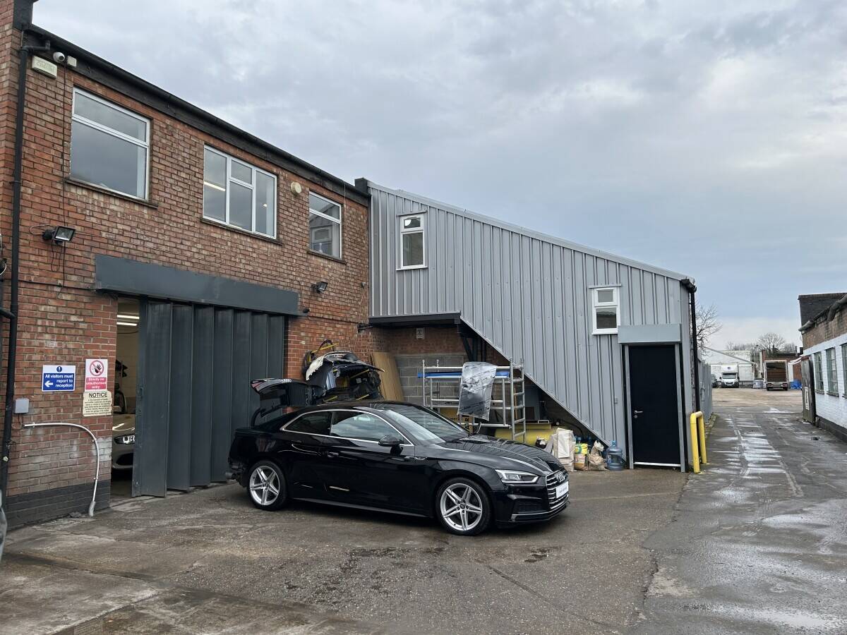 Established Vehicle Repair Business for Sale – Full Service Garage Including Mechanical, Bodywork & Wheel Refurbishment for sale or lease Photo 2