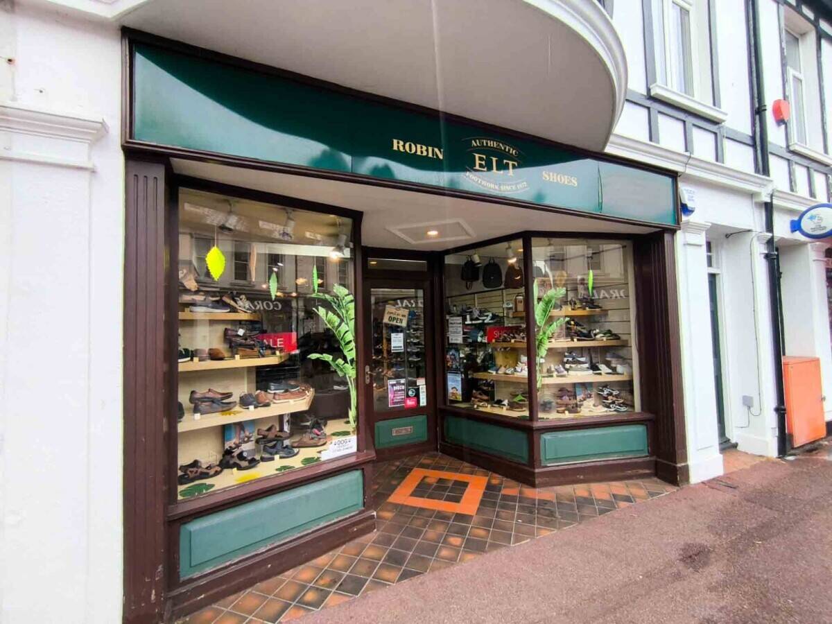 Prime Location – Vacant Retail Unit in St Marychurch, Torquay Photo 1