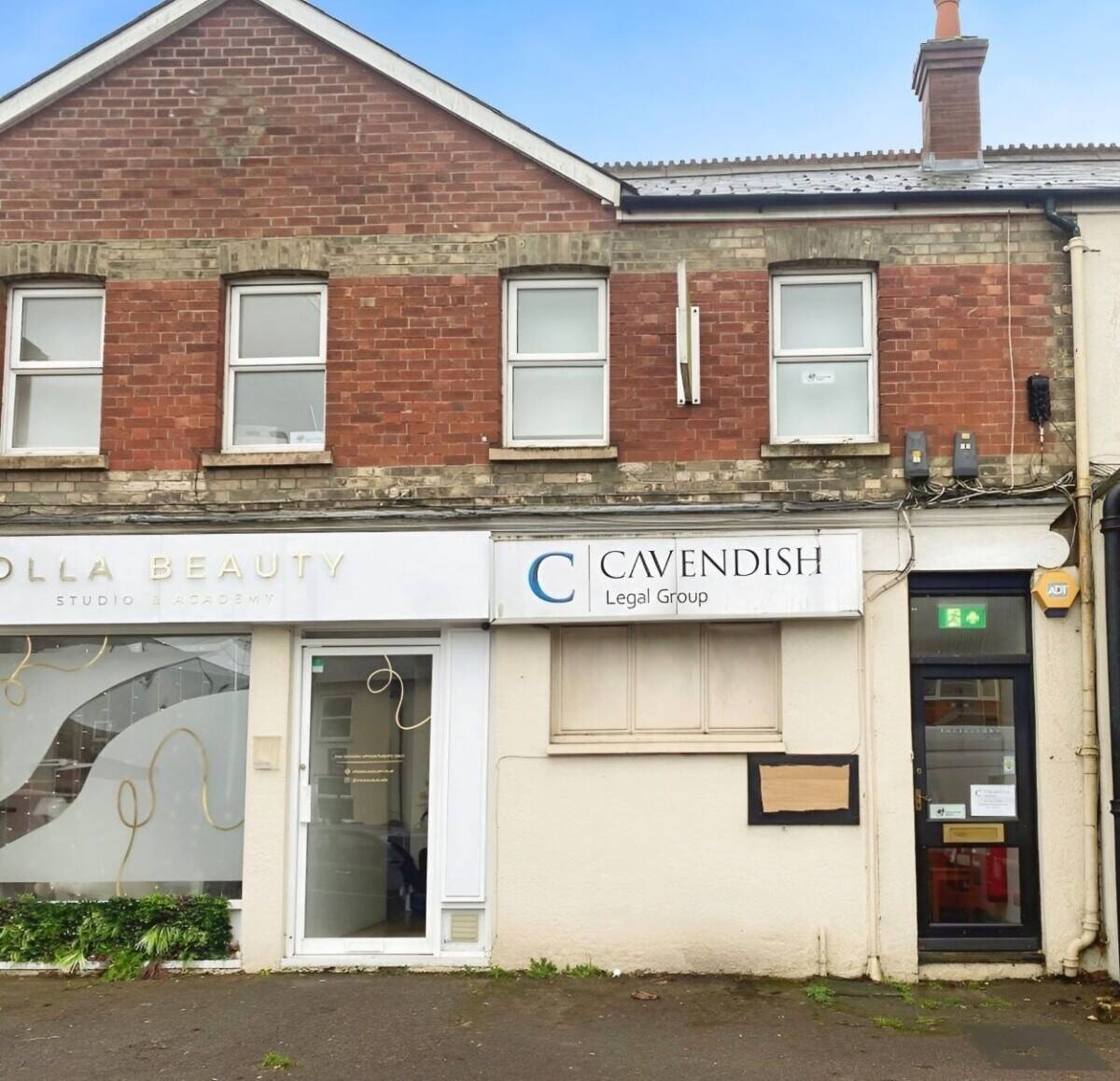 Freehold Investment Property with Two Commercial Units in Reading Berkshire Photo 1