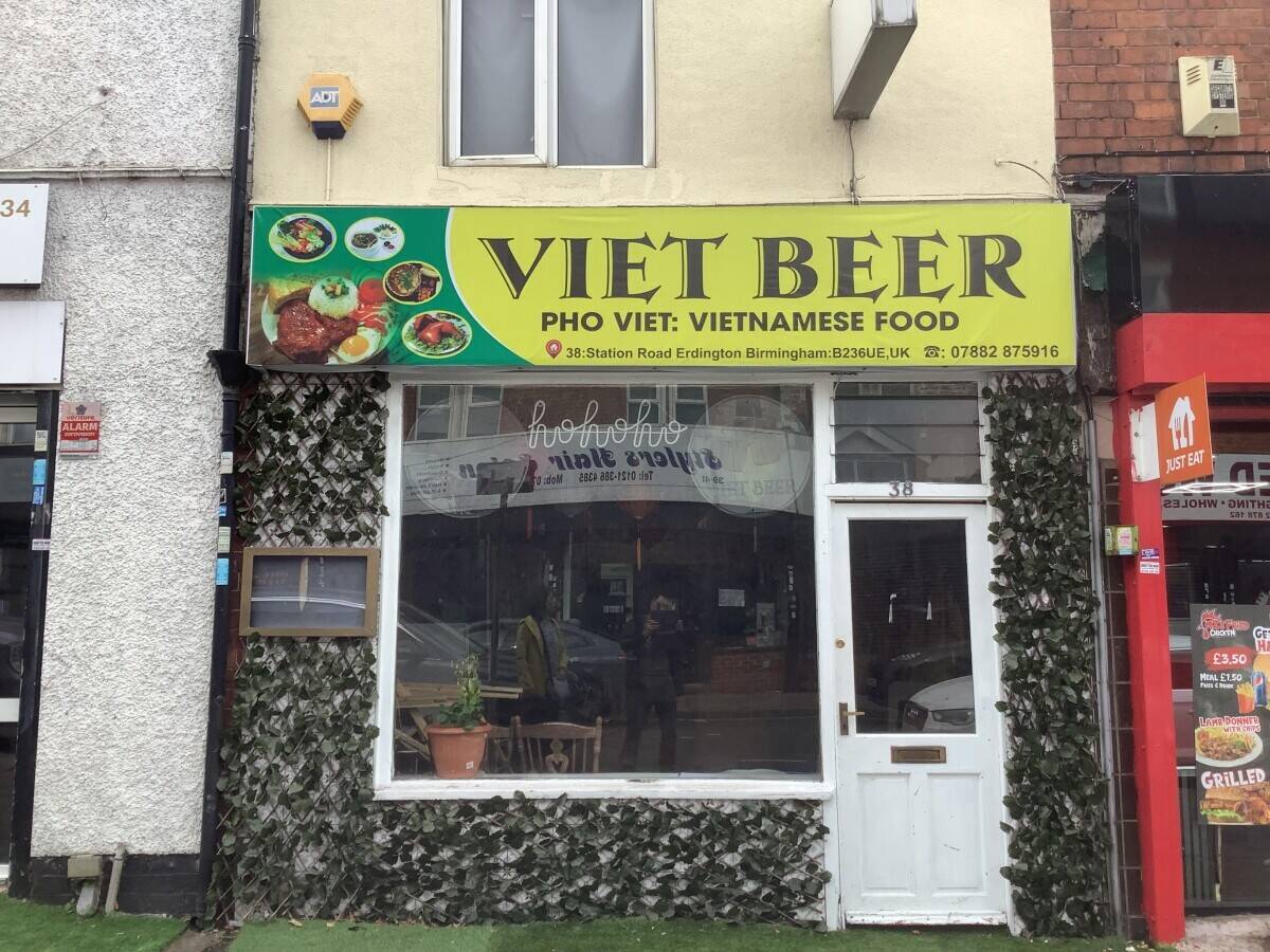 Freehold retail property for sale in Birmingham's Erdington High Street with storage and living spac Photo 1