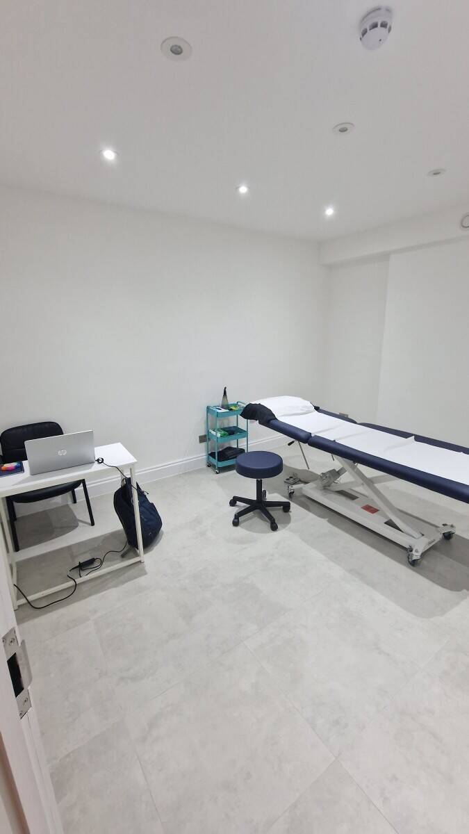 Physiotherapy and Pilates Studio for Sale in Hammersmith London, Turnkey and Fully Refurbished Photo 2