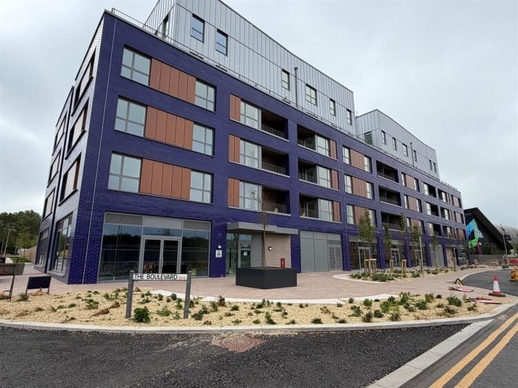 A newly constructed 6 storey development comprising 5 ground floor commercial/shop units. the building provides 53 new high quality apartments on the Photo 1