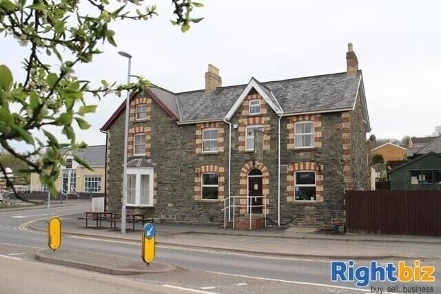 Prime Free House Property on Main Road in Powys with Large Living Accommodation Photo 1