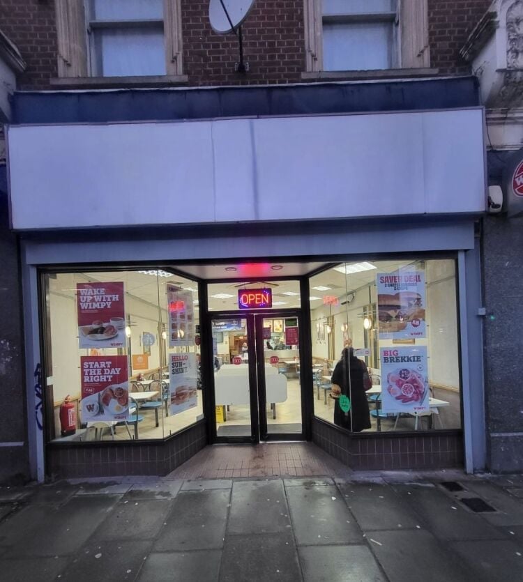 50 Years Long Established Franchise Fast Food Business for Sale in South London with Ref: CS0779 Photo 1