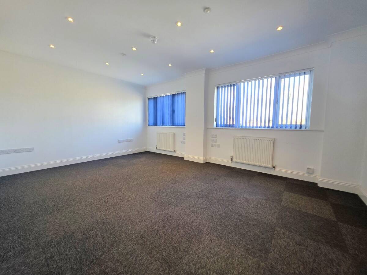 Office To Let Photo 1