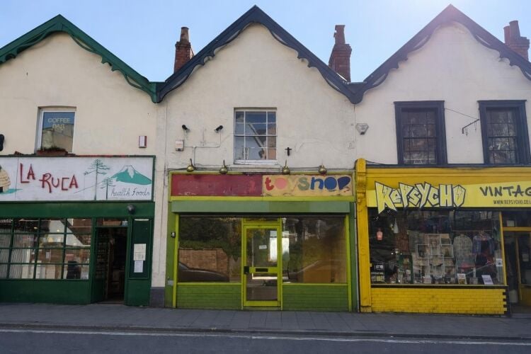 Retail unit extending to approximately 1,405 sq ft, arranged over ground, first, and basement levels. the ground floor offers an open plan retail area Photo 1