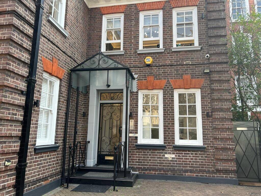 Serviced office to let Circus Road, Prime Location, St John's Wood, London NW8 Photo 1
