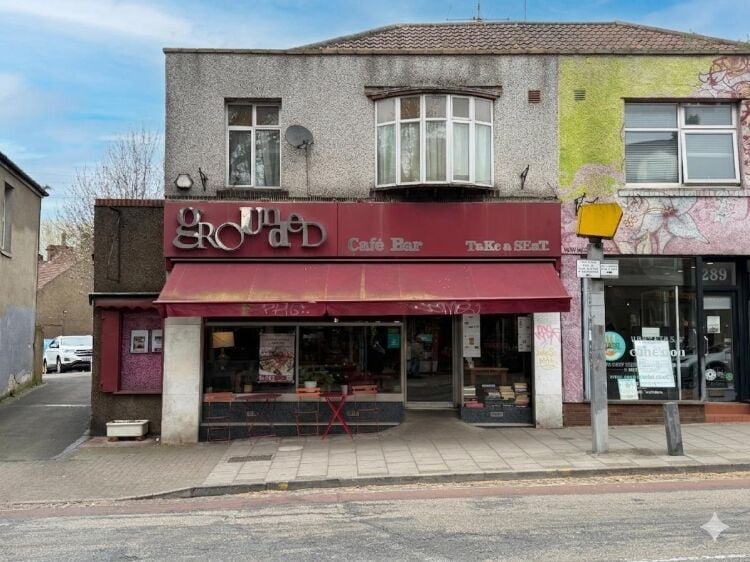 A well presented and inviting café/restaurant extending to approximately 1,000 ft², arranged to provide a comfortable and functional layout. Photo 1