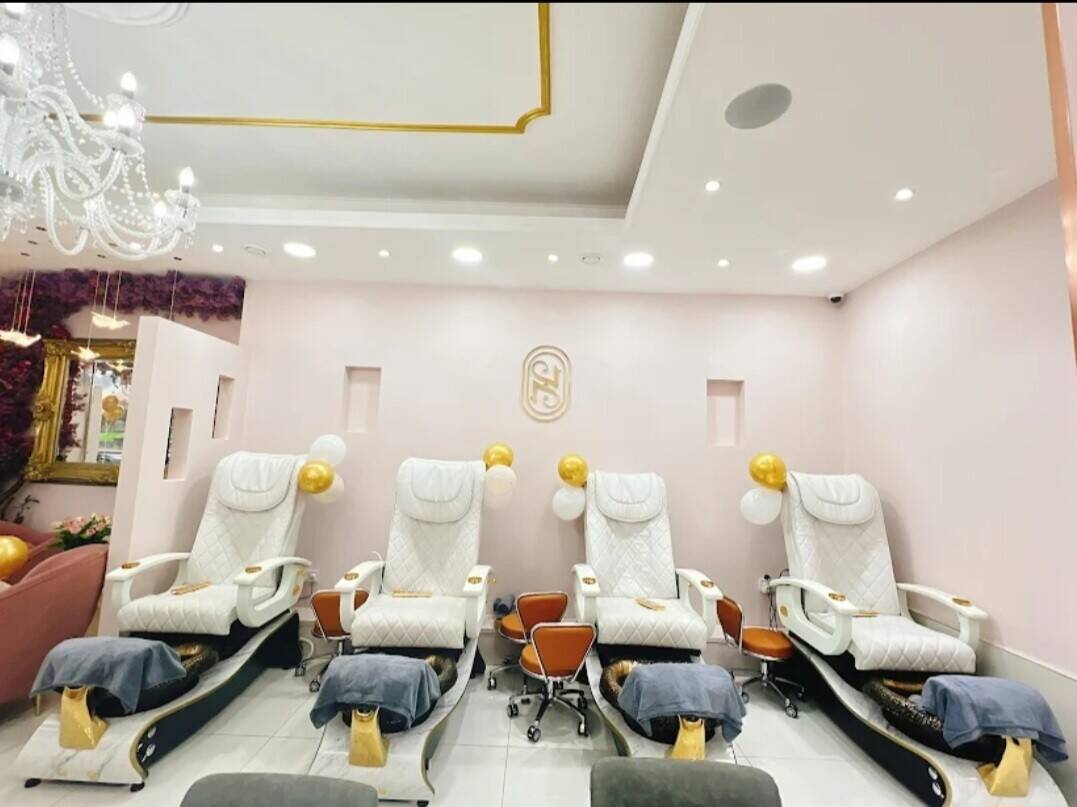 Beauty Salon for Sale in City of London Near Regent's Park with Refurbished Facilities Photo 2