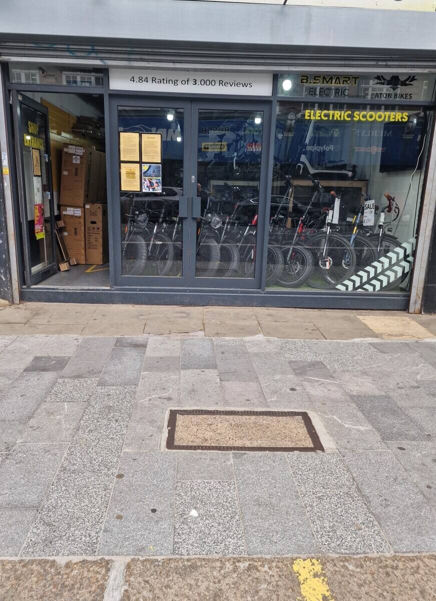 Retail Shop for Sale in Kilburn High Road NW6 with 500 sq ft of Space Photo 1
