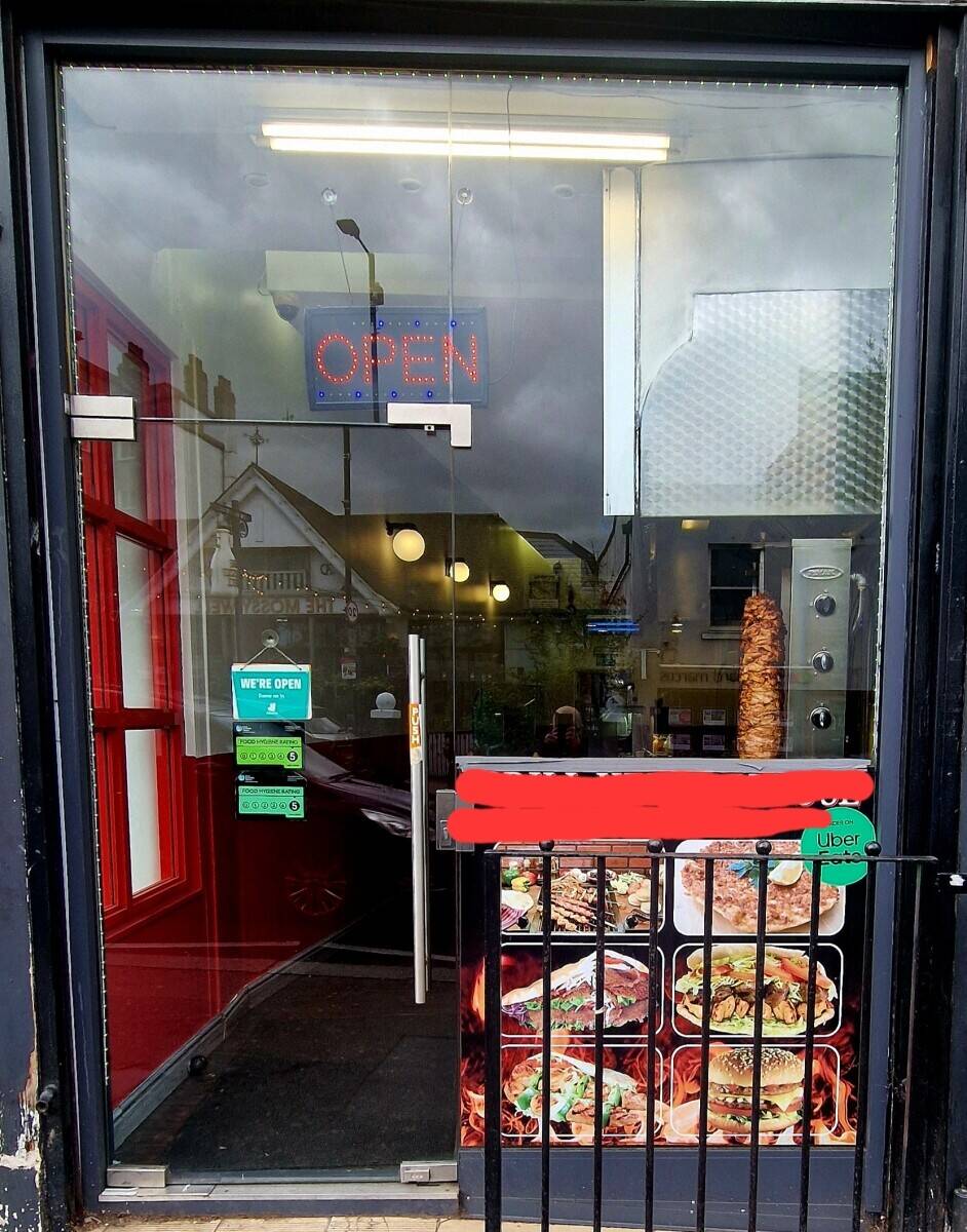 Takeaway for Sale in City of London with Late Licence and Low Rent Photo 2