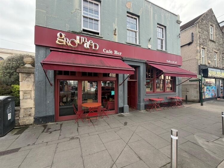 A fully fitted restaurant/bar extending to approximately 1,580 ft² benefiting from a fully equipped commercial kitchen, enclosed rear garden, and Photo 1