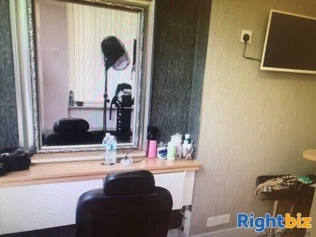 Established Beauty and Laser Aesthetic Clinic for Lease in Bustling East Hill, Wandsworth Photo 1