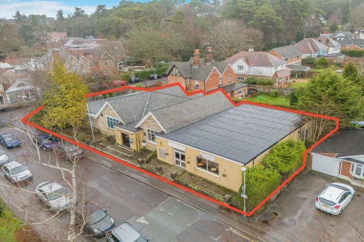 Former Social Club in Broadstone Dorset, 5,185 sq ft for Various Commercial Uses Photo 1