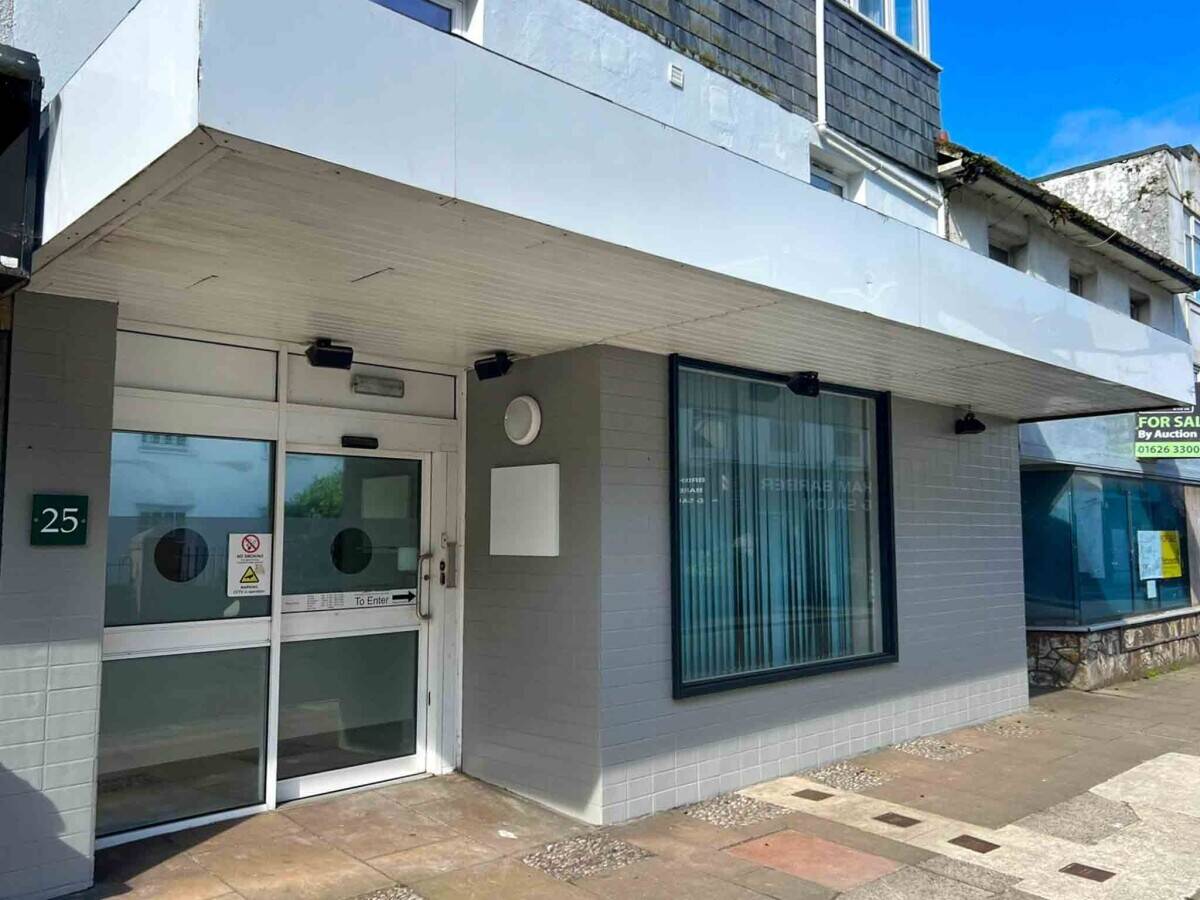 Superb Large Office/Retail Premises in the Heart of Brixham Town Centre Photo 1