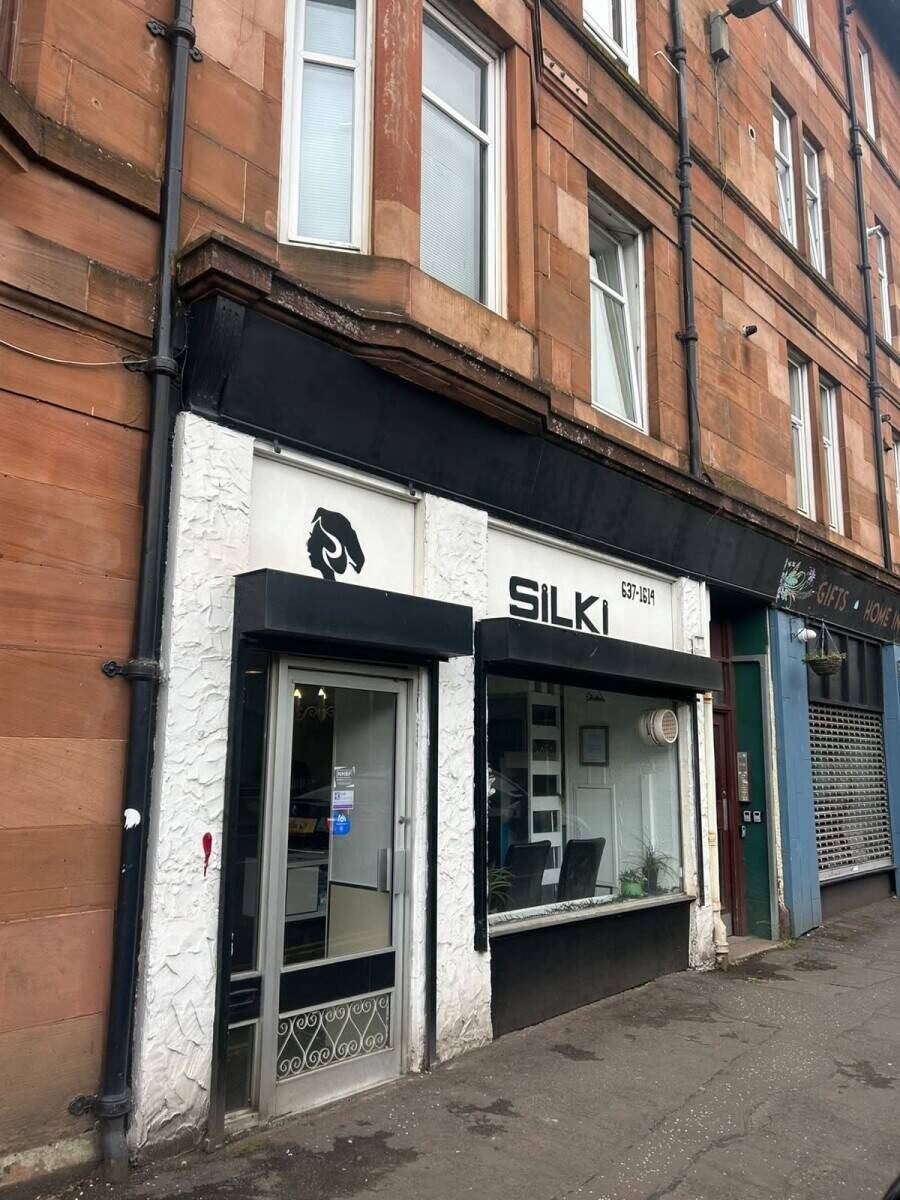 Freehold Commercial Property in Cathcart Glasgow Formerly Used as a Hair Salon for Sale Photo 1