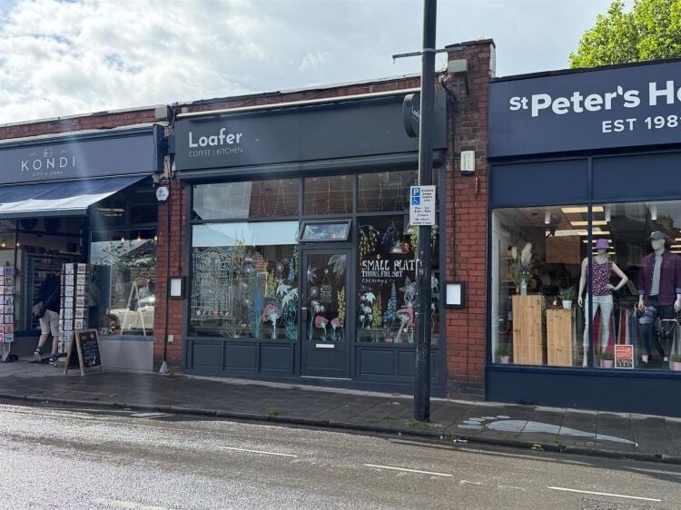 A fully fitted and licensed restaurant of approximately 900 ft², located on the high street in henleaze. the restaurant benefits from a fully equ Photo 1